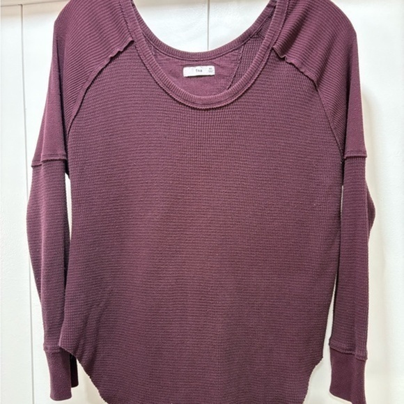 TNA Aritzia Alder Thermal Top Size XS  Waffle Knit Crewneck Pullover Burgundy - Picture 1 of 4